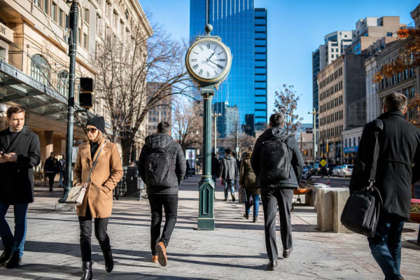 Manitoba to keep clocks forward as North America falls back, putting Winnipeg on Toronto time all winter