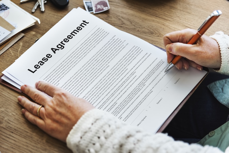 https://res.cloudinary.com/df3pwsyzy/image/upload/v1763407666/lease-renting-contract-residential-tenant-concept_df4cje.jpg