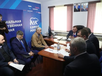 Калиматов рассмотрел личные обращения жителей республики