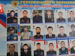 В учебных заведениях Магаса появились парты, посвящённые героям.