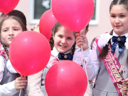Обращение Главы Республики Ингушетия Махмуда-Али Калиматова к выпускникам школ в связи с последним звонком