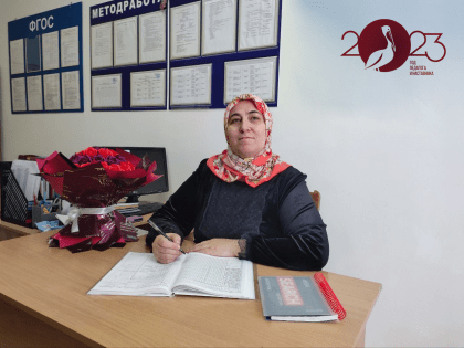 В Год педагога и наставника продолжается рубрика о заслуженных учителях республики