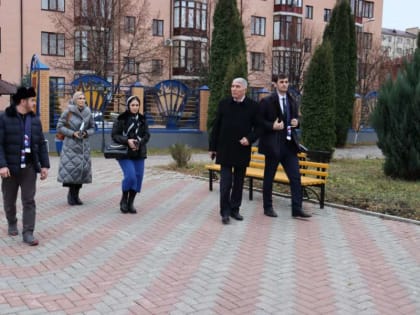 Партдесант «Единой России» провел инспекцию детских дошкольных учреждений Магаса на предмет соответствия требованиям санэпидемнадзора Активисты МО Партии в г. Магас проверили ДОУ «