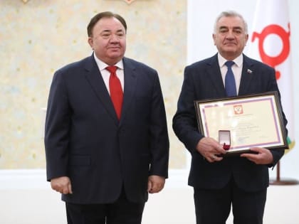 Юсупу Богатыреву вручена Почетная грамота Президента Российской Федерации