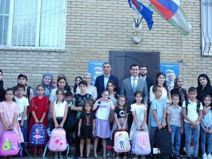 Бекхан Барахоев помог подготовить к школе детей участников специальной военной операции