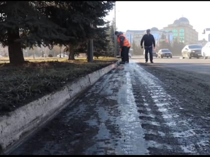 Очистка дорог и бордюров