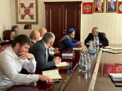 Глава Администрации г. Назрань Урусхан Евлоев принял 12 граждан в ходе приема граждан по личным вопросам