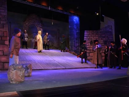 Драмтеатр им. И. Базоркина приглашает всех на спектакль «Падение Жанхота»