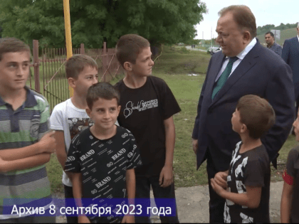 Глава Ингушетии порадовал юных арштинцев