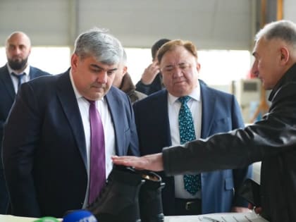 Махмуд-Али Калиматов и Казбек Коков посетили обувную и швейную фабрики в Назрани