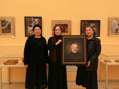 Художница из Норвегии преподнесла в дар музею ИЗО Ингушетии свою картину