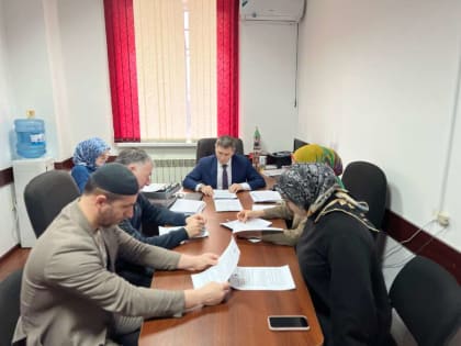 Администрация города оказала помощь 12 малоимущим семьям