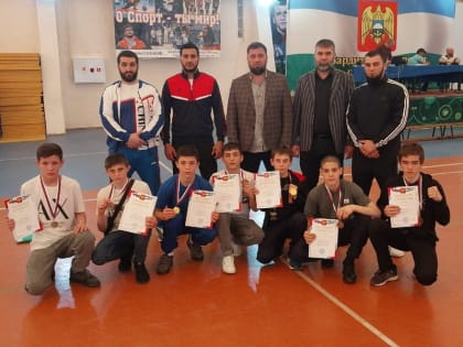 На юношеском первенстве СКФО боксеры из Ингушетии завоевали 10 медалей