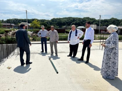 Ингушские единороссы проверили ход строительства школы в селе Берд-Юрт