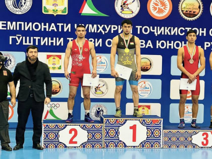 Ингушский спортсмен Магомет Евлоев стал чемпионом Таджикистана по вольной борьбе