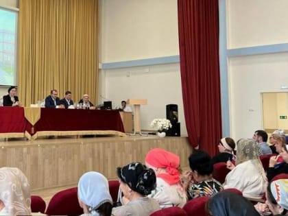 Министр образования Ингушетии провела совещание с директорами школ региона