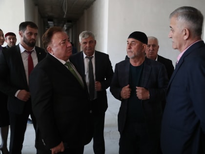 Махмуд-Али Калиматов проверил ход строительства новой школы в с.п. Верхние Ачалуки