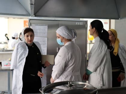 «Партдесант» «Единой России» в рамках Народной программы провел мониторинг горячего питания во 2-й общеобразовательной школе Магаса