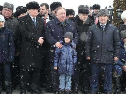 Председатель Сунженского районного Совета депутатов Магомед Евлоев вместе с депутатами районного Совета приняли участие в траурном мероприятии в связи с 79-й годовщиной депортации 