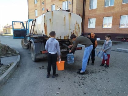 Подвоз воды во втором микрорайоне