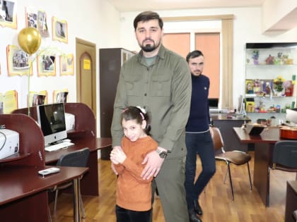 Министр образования и науки региона посетил республиканский центр дистанционного обучения для детей с ограниченными возможностями