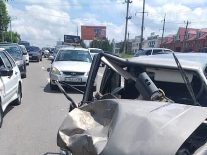 Три человека пострадали при столкновении двух автомобилей в Ингушетии