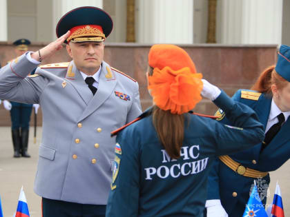 В Москве курсанты и студенты Академии ГПС МЧС России приняли Присягу и дали торжественную Клятву