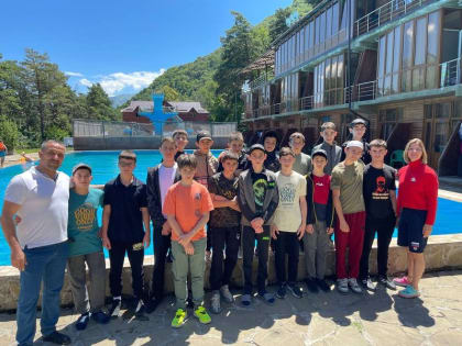 Ингушские пловцы проходят учебно-тренировочные сборы в горах при участии чемпионки Европы