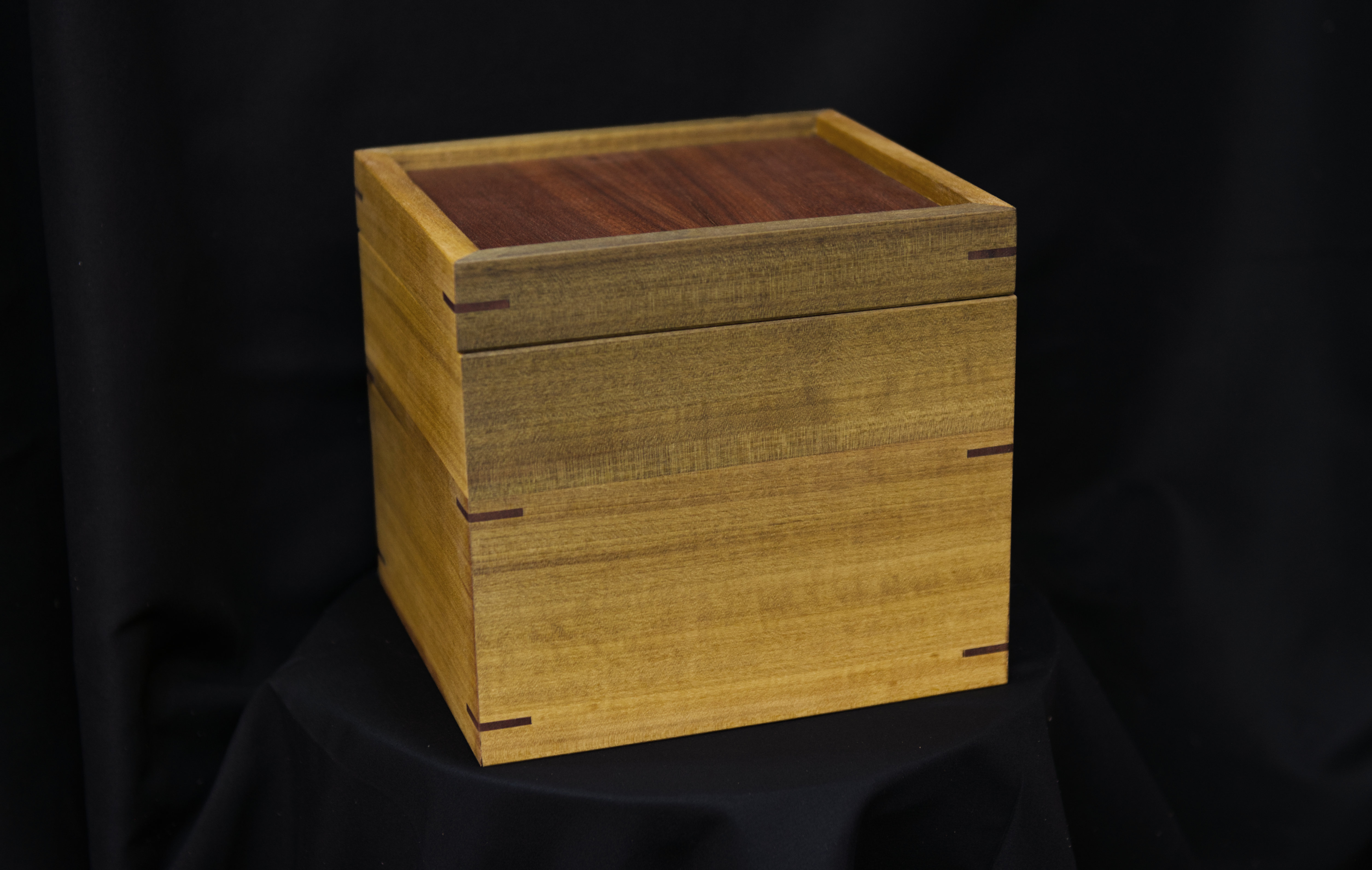 Full Circle Memorial Urn
