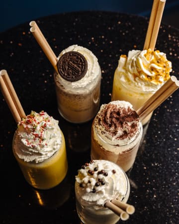 Milkshakes chantilly vus d'au-dessus