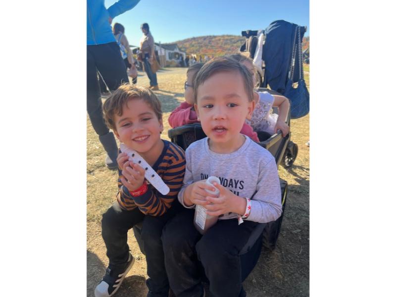 Tom and Keen, best buds!