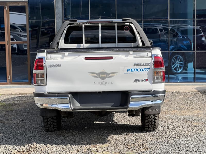 TOYOTA HILUX SINGLE CAB