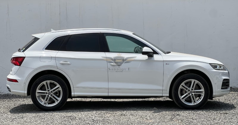 AUDI Q5 