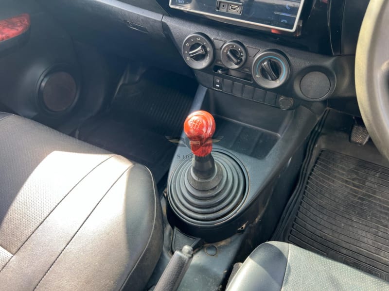 TOYOTA HILUX SINGLE CAB