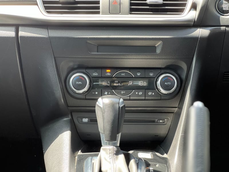 MAZDA AXELA SPORT