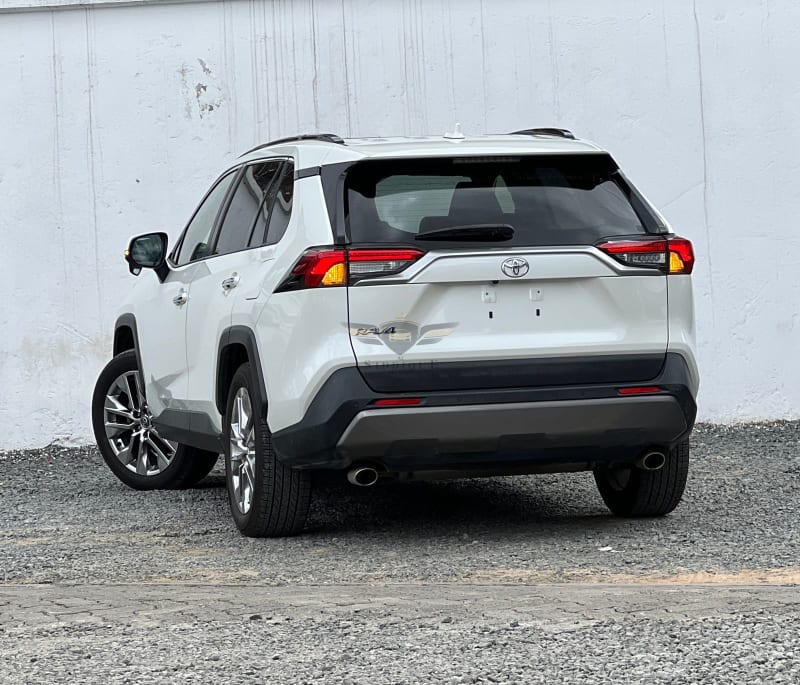 TOYOTA RAV 4
