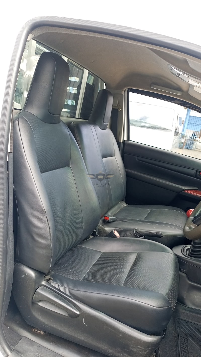 TOYOTA HILUX SINGLE CAB