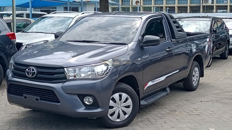 TOYOTA HILUX SINGLE CAB