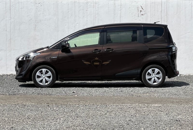 TOYOTA SIENTA HYBRID 