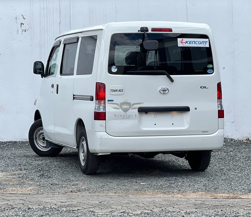 TOYOTA TOWNACE VAN