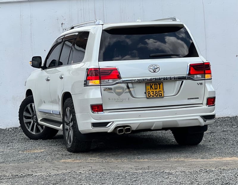 TOYOTA LANDCRUISER ZX