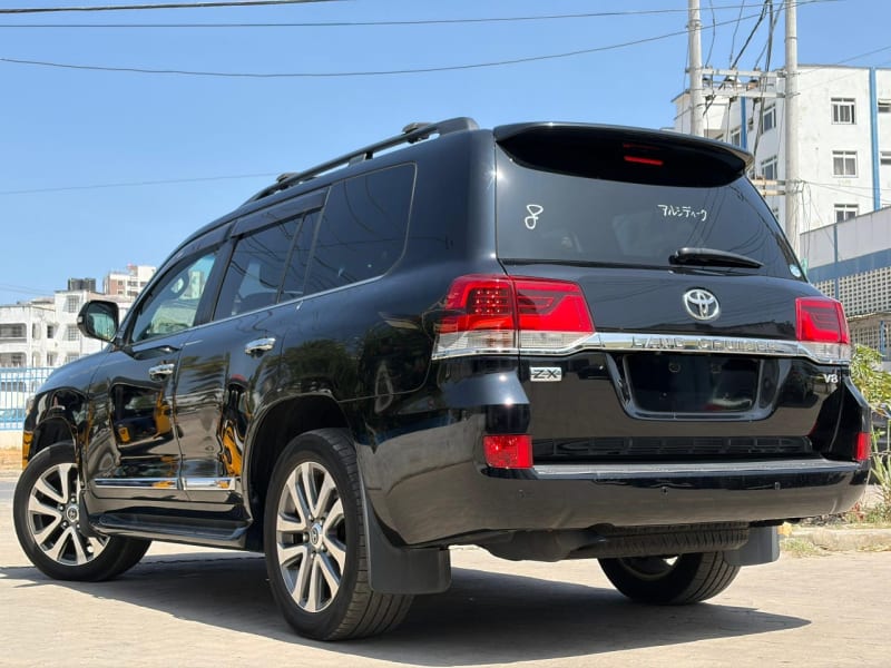 TOYOTA LANDCRUISER ZX
