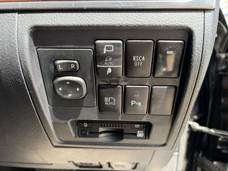 TOYOTA LANDCRUISER ZX