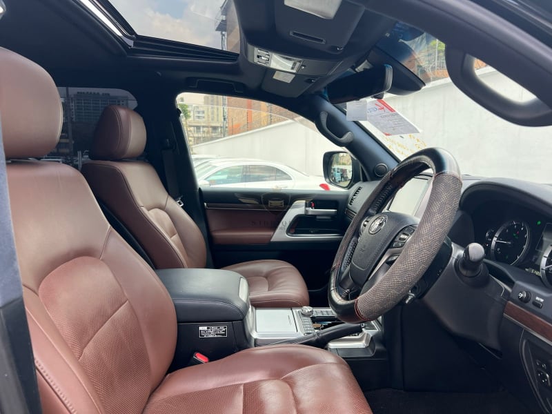 TOYOTA LANDCRUISER ZX