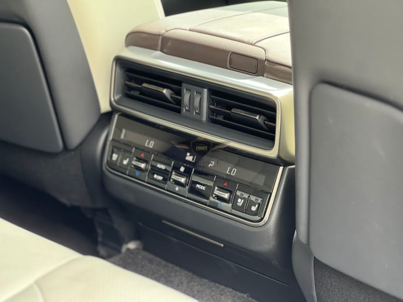 LEXUS LX600