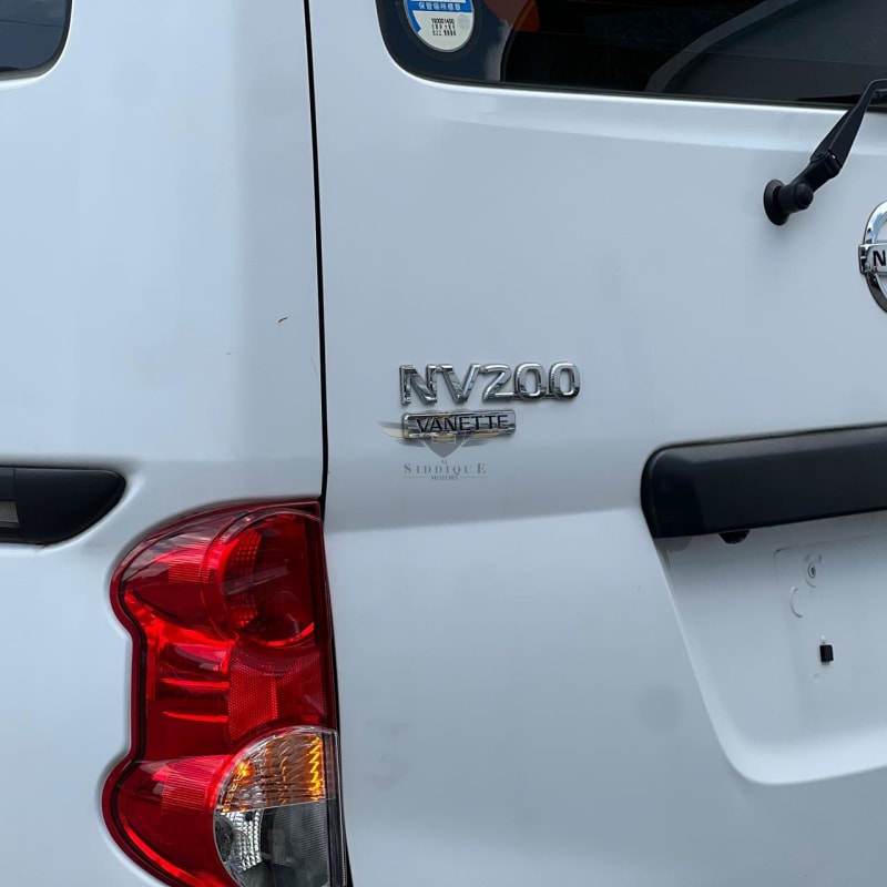 NISSAN NV200