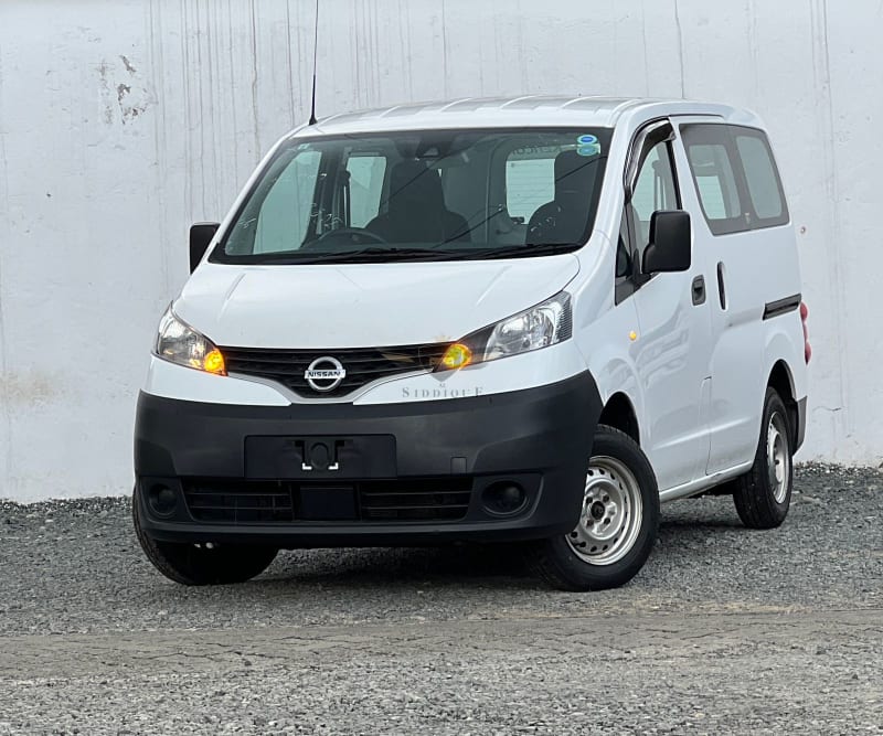 NISSAN NV200