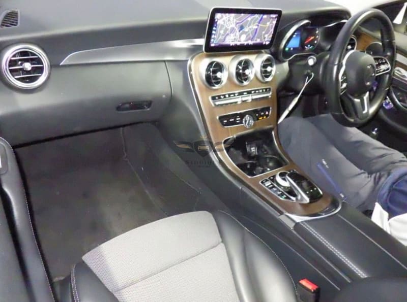 MERCEDES-BENZ C200 AVANTGARDE