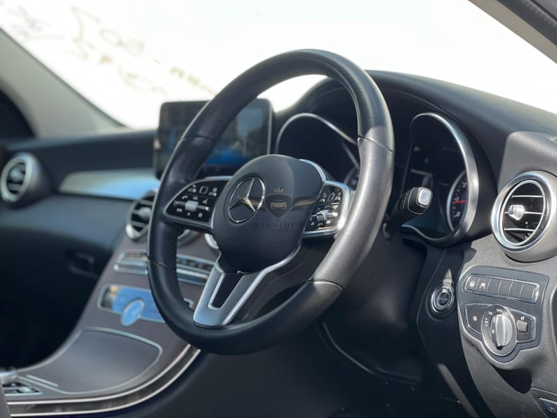 MERCEDES-BENZ C200