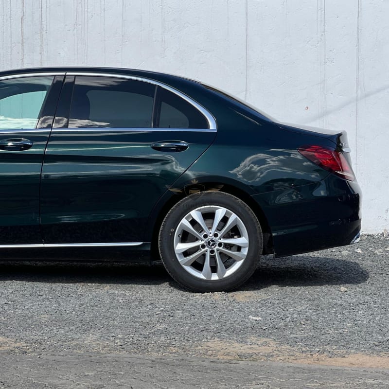 MERCEDES-BENZ C200